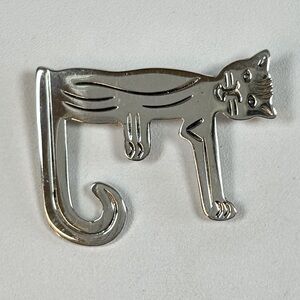 Unique VTG Stylistic Thick Sterling Silver 925 Cat Brooch Modern “E” shape